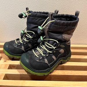 Keen toddler size 10 boots